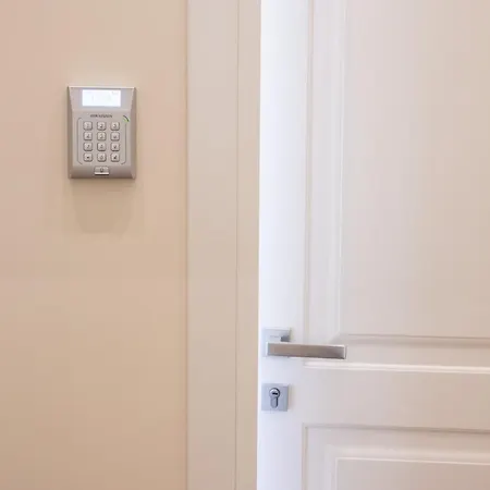 Bernini House ゲストハウス 4*