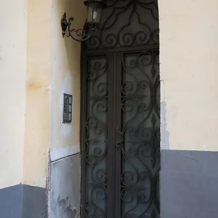 Bernini House בית הארחה 4*