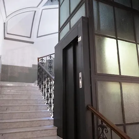 Bernini House בית הארחה נאפולי