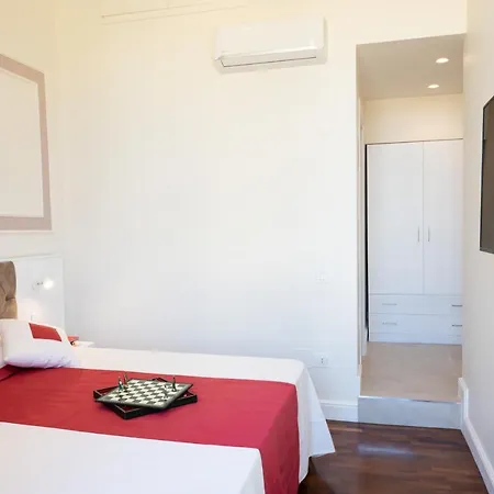 בית הארחה Bernini House 4*