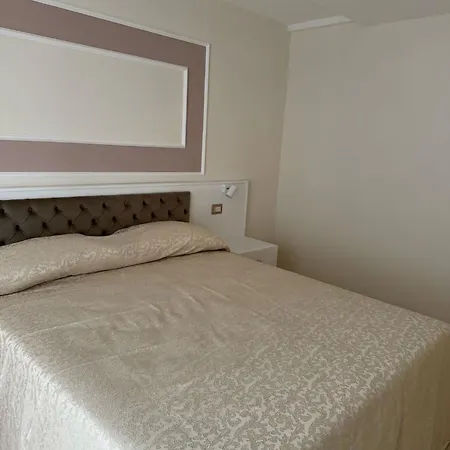 Bernini House 4*
