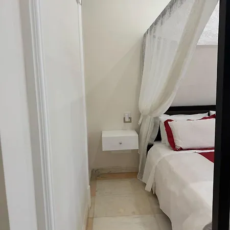 בית הארחה Bernini House 4*