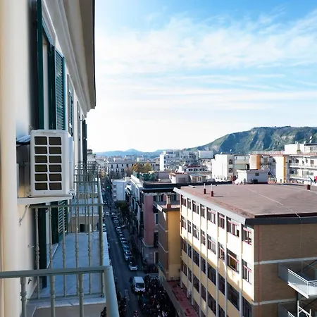 Bernini House نابولي